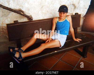 Undated Bild von Jessica Chapman im Urlaub letzte Woche in Menorca, von Cambridgeshire Police. Jessica und Holly Wells, beide 10, gingen vermisst Sonntag von ihrem Haus in Soham in Cambridgeshire. *... Am Donnerstag veröffentlichte die Polizei CCTV-Bilder der beiden Mädchen, nachdem sie ihr Zuhause verlassen hatten, und forderte die Person, von der sie befürchten, dass sie die Kinder mitgenommen hätte, auf, sich selbst aufzugeben. Stockfoto