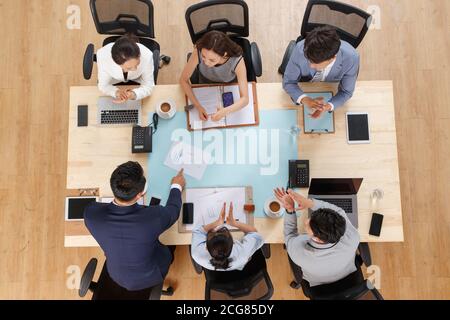 Geschäftsteam-Meeting im Innenbereich Stockfoto