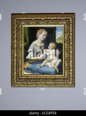 Raphaels 'die Madonna der Pinks' wurde in der National Gallery in London enthüllt, nachdem das Meisterwerk vom Herzog von Northumberland für 22 Millionen an die Galerie verkauft wurde, nachdem es eine lange Kampagne in Großbritannien hatte, um es zu behalten. Das Museum hat sich für 18 Monate, um die winzige Raphael Gemälde zu behalten, da sein Besitzer, der Herzog von Northumberland, hatte vereinbart, das Werk an die J Paul Getty Museum in Los Angeles zu verkaufen, vor dem Department of Culture, Media & Sport verhängte ein Exportverbot für das Kunstwerk ins Ausland. Stockfoto