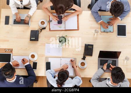 Geschäftsteam-Meeting im Innenbereich Stockfoto