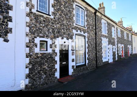 Flint Cottages in der Marktstadt Thetford, Norfolk, England, Großbritannien, Großbritannien Stockfoto