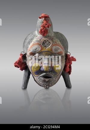 Afrikanische Tribal zeremonielle Gesichtsmaske, traditionelle hölzerne Stammesmaske. Stockfoto