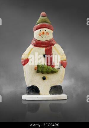 Handgemachte hölzerne Schneemann Weihnachtsdekoration, ausgeschnitten Stockfoto