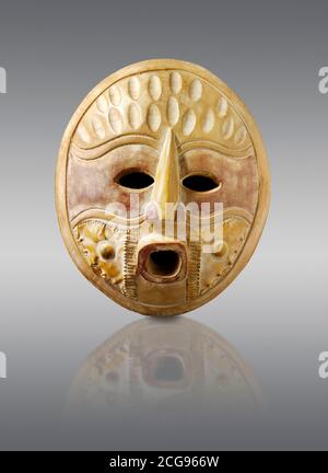 Afrikanische Tribal zeremonielle Gesichtsmaske, traditionelle hölzerne Stammesmaske. Stockfoto