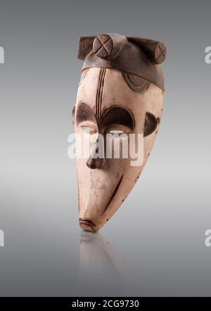 Afrikanische Tribal zeremonielle Affen Maske, traditionelle hölzerne Stammesmaske. Stockfoto