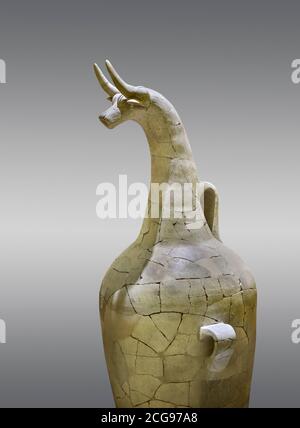 Massive Hethiten Stiere Kopf rituelle Vase aus Hattusa ausgegraben, wahrscheinlich zeigt die sorm gog, Hethite New Kingdom, 1400-1200 v. Chr. , Bogazkale archaeolog Stockfoto