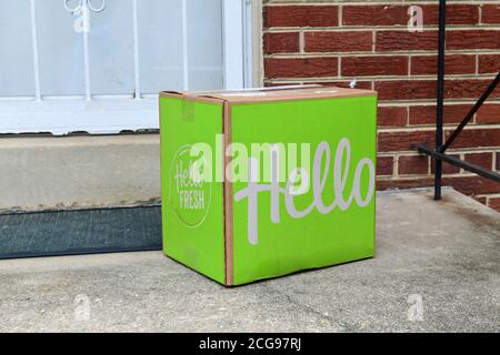 Hallo Fresh Meal Kit Box an der Haustür geliefert Eines Hauses USA