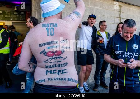 Manchester City Football Fans im Amex Stadium für das Finale der Saison und Premier League Titel Clincher gegen Brighton und Hove Albion. Stockfoto