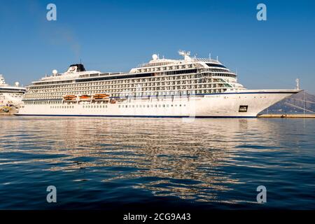 Das Viking Sky Kreuzfahrtschiff Dockte In Korfu Stadt, Korfu Insel, Griechenland An. Stockfoto