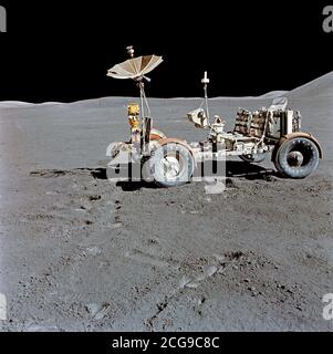 (31. Juli - 2. August 1971) - - - Das Lunar Roving Vehicle (LRV) ist allein gegen den Desolaten lunar Hintergrund fotografierte während des dritten Apollo 15 Lunar Surface Extra Vehicular Activity (EVA) der Hadley-Apennine Landeplatz. Stockfoto