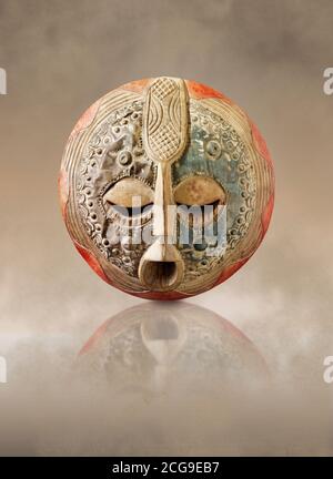 Afrikanische Tribal zeremonielle Gesichtsmaske, traditionelle hölzerne Stammesmaske. Stockfoto