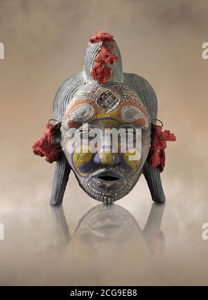 Afrikanische Tribal zeremonielle Gesichtsmaske, traditionelle hölzerne Stammesmaske. Stockfoto