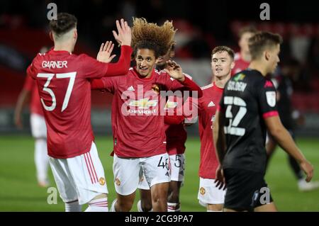 Hannibal Mejbri von Manchester United feiert das erste Tor seines Spielers während des Spiels der EFL Trophy Northern Group B im Peninsula Stadium, Salford. Stockfoto