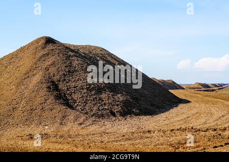 Kommerzielles Torfgewinnungsgebiet in einer Moorlandschaft Stockfoto