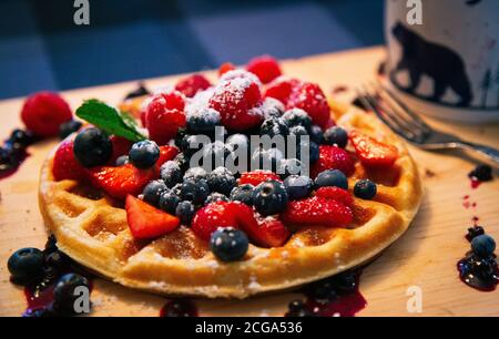 Waffel voller Obst Stockfoto