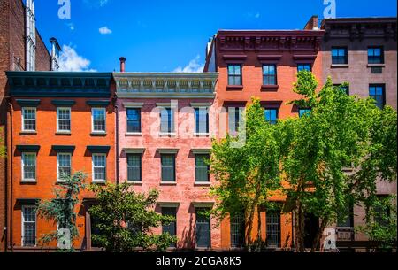New York City, USA, Mai 2019, rote Backsteingebäude im Viertel Chelsea Stockfoto