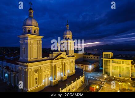 SANTIAGO de CUBA, KUBA - CA. JANUAR 2020: Kathedrale Basilika unserer Lieben Frau von der Himmelfahrt in Santiago de Cuba Stockfoto