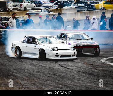 14. März 2020, Calder Park Raceway, Victoria, Australien. VicDrift Championship Runde 1. Scott Massari führt die Schlacht um die letzte Ecke. Stockfoto