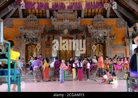 Bali Ubud Indonesia - Ubud Palace balinesischer Kunsttanz Stockfoto