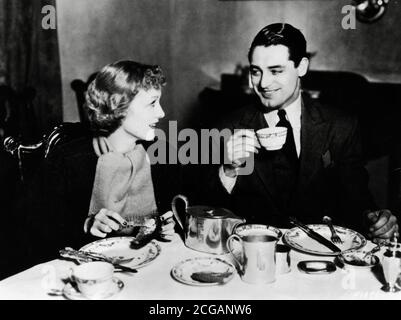 Cary Grant, mit seiner ersten Frau, Virginia Cherrill zu Hause in Hollywood, um 1935 / Aktenzeichen # 34000-445THA Stockfoto