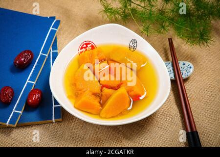 Chinesische Wolfsbeere Kürbissuppe Stockfoto