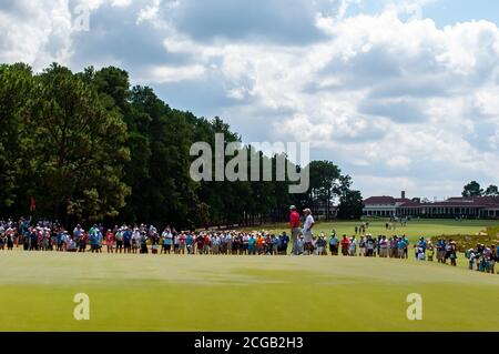 17. August 2019, Dorf Pinehurst, North Carolina, USA: USGA Pressemitteilung: LIBERTY CORNER, N.J. (Sept 9, 2020) Ã in dem Bemühen, seine Wirkung im Golf zu erweitern und seine Mission zu erweitern, das Spiel zu gewinnen und voranzubringen, wird die USGA "Golf House Pinehurst" in North Carolina einrichten, um bis 2023 eine neue Testanlage für Ausrüstung, Innovation Hub, Museum/Besucherzentrum und Büros zu umfassen, Und Gastgeber fünf U.S. Open Championships im Golf-reichen Staat bis 2047.die Ankündigung fügt vier U.S. Open Championships auf dem berühmten Pinehurst Nr. 2 Platz Ã in 2029, 2035, 2041 und 2047 Ã bestritten werden Stockfoto