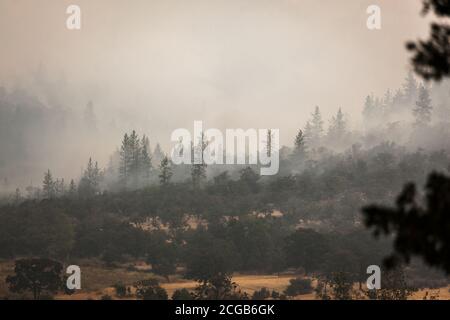 Waldbrände in der Nähe des Highway 62 in Eagle Point Oregon, 9. September 2020 Stockfoto