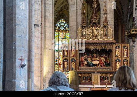 Kutna Hora, Tschechische Republik - 03. August 2020: Ansicht des Altars in der Kathedrale St. Barbora (Chrám svaté Barbary) Stockfoto