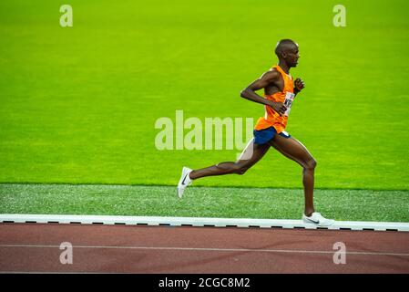 OSTRAVA, TSCHECHISCHE REPUBLIK, SEPTEMBER. 8. 2020: Jacob Kiplimo Uganda Langstreckenläufer in 5000 Meter professionelle Leichtathletik-Rennen, Vorbereitung für oly Stockfoto