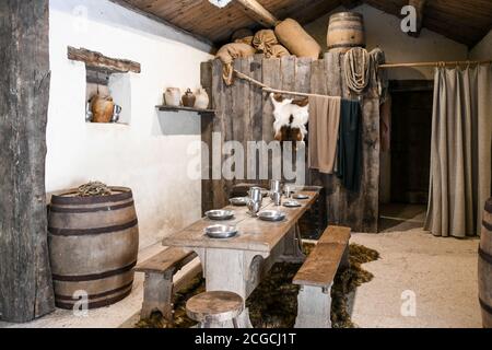 Puy Du Fou, Frankreich. 23. Juli 2020. Mittelalterliche Gebäude und Handwerk in Puy Du Fou. Stockfoto