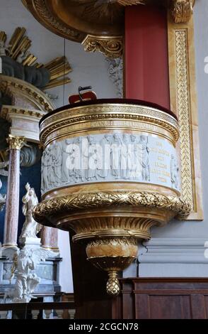 Kanzel im barocken Inneren der Kirche von Our Retter Stockfoto