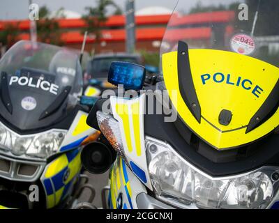 Polizei Motorräder geparkt zusammen. Stockfoto