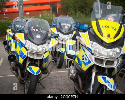 Polizei Motorräder geparkt zusammen. Stockfoto