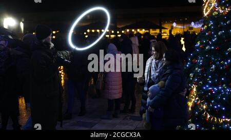 Besucher beim Mimi Castle Weinfest in Chisinau, Moldawien. Stockfoto