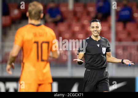 08-09-2020: Sport : Jong Oranje gegen Jong Noorwegen Schiedsrichter während des Spiels Jong Oranje gegen Jong Noorwegen im Yanmar Stadion in Almere. Stockfoto