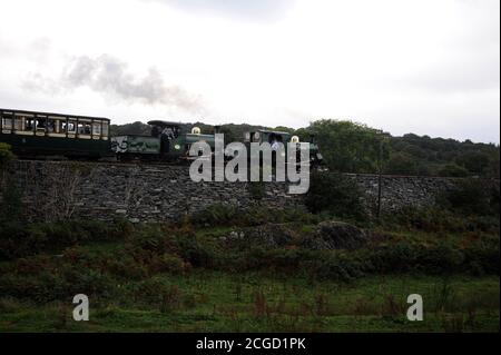 'Blanche' und 'Linda' überqueren die Gwyndy Bank mit einem Porthmadog - Blaenau Ffestiniog Service. Stockfoto