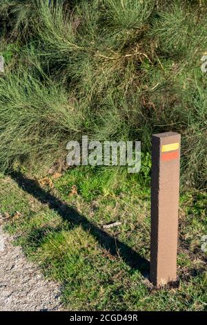 Fussgängerweg Wegweiser in Santiago de Compostela Von Pilgern Stockfoto