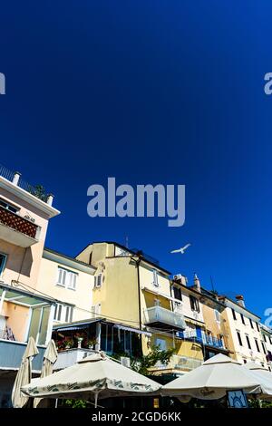 Piran, Slowenien, Alte und bunte Teile des Hauses Stockfoto