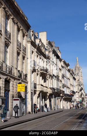 Bordeaux, Frankreich - 22. Februar 2020: Cours Pasteur Street Stockfoto