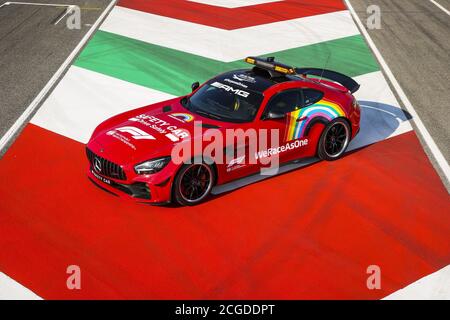 Scarperia e San Piero, Florenz, Italien. September 2020. Der Mercedes AMG Red Safety Car während des Formel 1 Pirelli Gran Premio della Toscana Ferrari 1000, 2020 Tuscan Grand Prix, vom 11. Bis 13. September 2020 auf dem Autodromo Internazionale del Mugello, in Scarperia e San Piero, bei Florenz, Italien - Foto DPPI Credit: LM/DPPI/Dppi/Alamy Live News Stockfoto