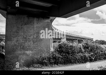 Unter Shoreham Flyover A27 in Sussex UK Betondschungel Stockfoto