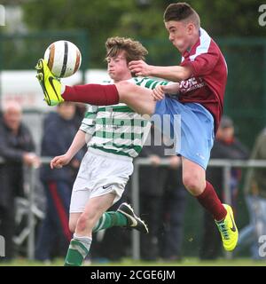 Aaron Connolly von Mervue Vereinigte U14 im Kampf gegen den heiligen Franziskus. 18/5/14, Mervue United gegen St. Francis, U14 SFAI Goodson Cup Final, Jackson Park, Dublin. Bilder eines jungen Aaron Connolly (derzeit von Brighton und Hove Albion und der Republik Irland) im Einsatz für Mervue United als Teenager. Stockfoto