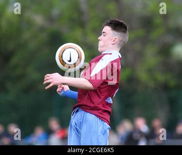 Aaron Connolly von Mervue Vereinigte U14 im Kampf gegen den heiligen Franziskus. 18/5/14, Mervue United gegen St. Francis, U14 SFAI Goodson Cup Final, Jackson Park, Dublin. Bilder eines jungen Aaron Connolly (derzeit von Brighton und Hove Albion und der Republik Irland) im Einsatz für Mervue United als Teenager. Stockfoto