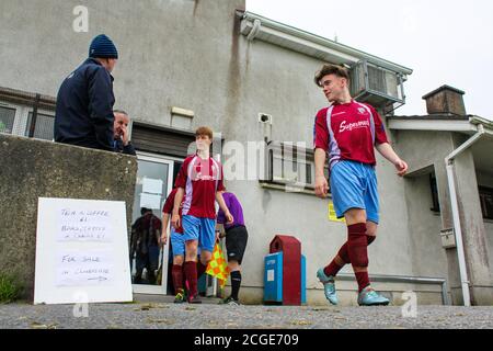 Aaron Connolly von Mervue Vereinigte U17 vor dem Spiel. Mervue United / Longford Town, U17 SSE Airtricity League, 19/9/15, Fahy's Field, Mervue, Galway. Bilder eines jungen Aaron Connolly (derzeit von Brighton und Hove Albion und der Republik Irland) im Einsatz für Mervue United als Teenager. Stockfoto