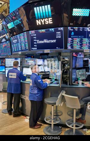 Händler auf dem Boden der New York Stock Exchange, New York, USA – NYSE. Fotografiert von John Muggenborg. http://www.johnmuggenborg.com Stockfoto