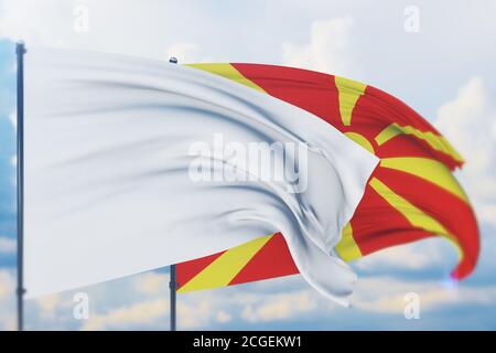 Weiße Flagge auf Fahnenmast winkt im Wind und Flagge von Nord-Mazedonien. Nahaufnahme, 3D-Illustration. Stockfoto