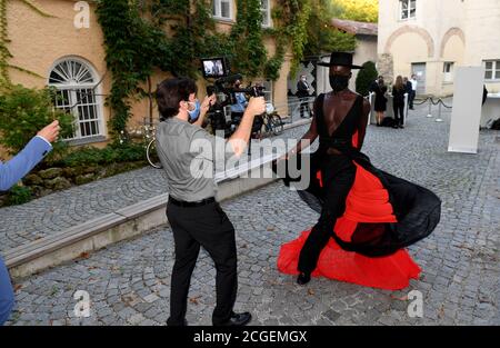 München, Deutschland. September 2020. Das Modell Papis Loveday zeigt sich auf der 'Movie meets Media' 2020 mit Director's Cut-Talk auf der Praterinsel. Quelle: Felix Hörhager/dpa/Alamy Live News Stockfoto