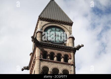 Das Old City Hall ist ein Bürgerhaus im romanischen Stil und ein Gerichtsgebäude in Toronto, Ontario, Kanada. Stockfoto