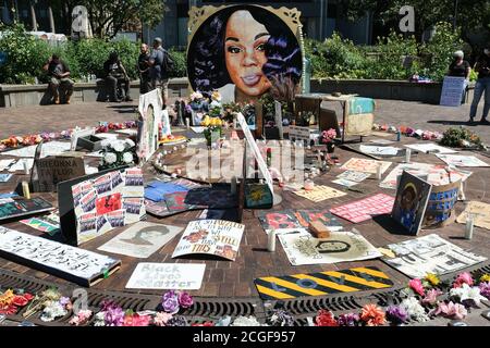 Eine Gedenkstätte für Breonna Taylor im Jefferson Square Park in Downtown Louisville, KY. Stockfoto