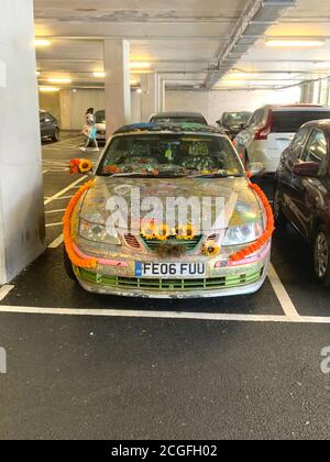 Individuell eingerichtetes Saab Auto im Auto par in der Nähe von Aldi, Nord-West London Stockfoto